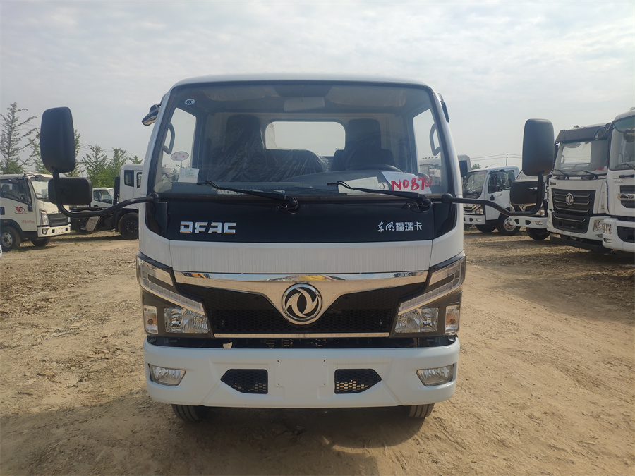 東風(fēng)小福瑞卡（3308，錫柴130）國(guó)六 內(nèi)飾照片圖