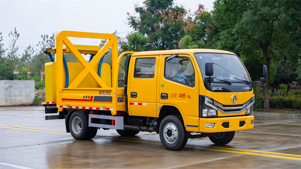 70K防撞灑水車-東風多利卡70K防撞緩沖車廠家價格